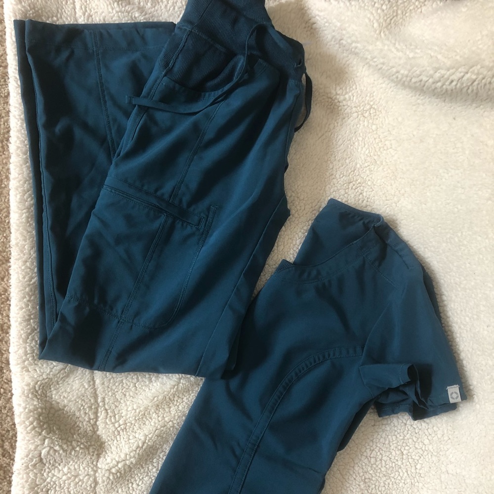 Cherokee Infinity Scrubs